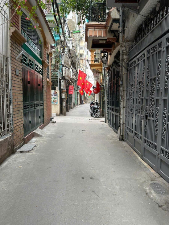 CCMN CẦU GIẤY FUL NỘI THẤT – DT 50 TR/THÁNG DT 43m2 5 tầng MT 3.5m Giá 12.5 tỷ