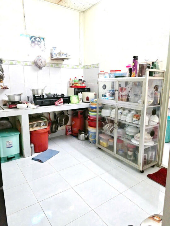 Nhà rẻ Quận 9, hẻm Xe Hơi, Diện tích 50m2, 2 tầng kiên cố, ở ngay chỉ 2.2 ty