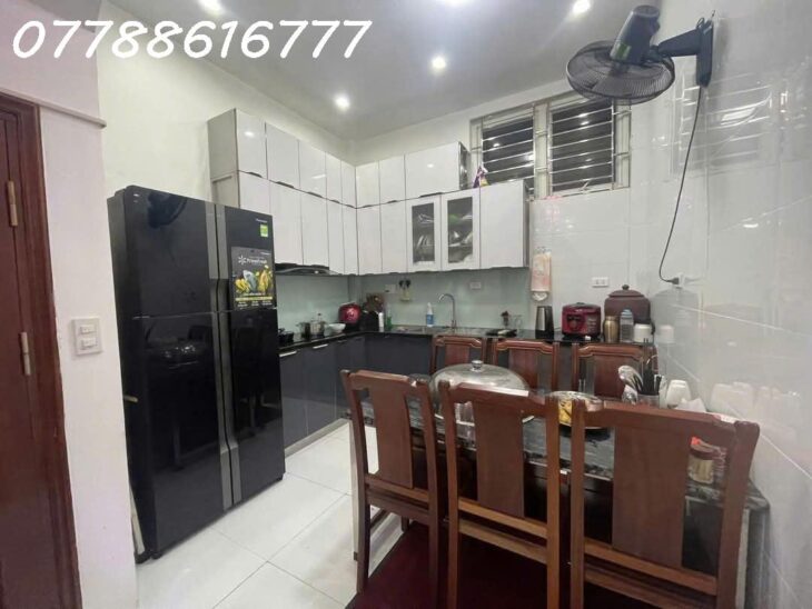 Quan Hoa, Cầu Giấy, dân xây, 2 thoáng, 36/40m2 – 4t – mt 3.5m – nhỉnh 8 tỷ