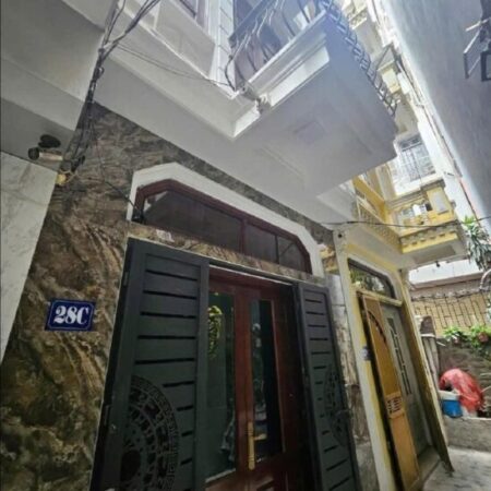 Quan Hoa, Cầu Giấy, dân xây, 2 thoáng, 36/40m2 – 4t – mt 3.5m – nhỉnh 8 tỷ