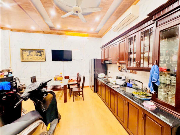 BÁN NHÀ NHÀ ĐẸP XUÂN LA, 5 TẦNG DÂN XÂY – Ô TÔ VÀO NHÀ – NGÕ RỘNG THÔNG – 7.5 TỶ