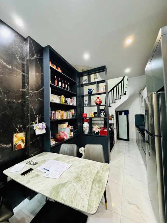 BÁN NHÀ LẠC LONG QUÂN 5 TẦNG – LÔ GÓC – GẦN HỒ TÂY – FULL NỘI THẤT – VÀI BƯỚC RA Ô TÔ, GIÁ 7.95 TỶ