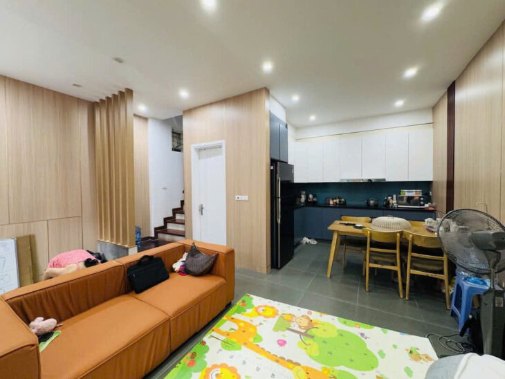 Bán nhà LÔ GÓC 2 MẶT THOÁNG PHỐ TRẦN THÁI TÔNG – MẶT TIỀN SIÊU RỘNG – NHÀ ĐẸP DÂN XÂY –