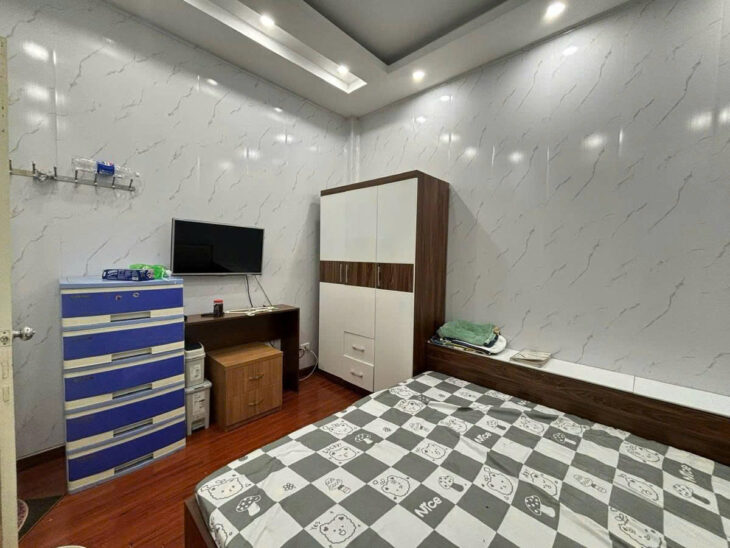 BÁN NHÀ TRÍCH SÀI, TÂY HỒ. 79M2 6 TẦNG GIÁ 18TỶ-10M RA MẶT PHỐ VÀ HỒ TÂY. VỊ TRÍ VÔ CÙNG ĐẮC ĐỊA –