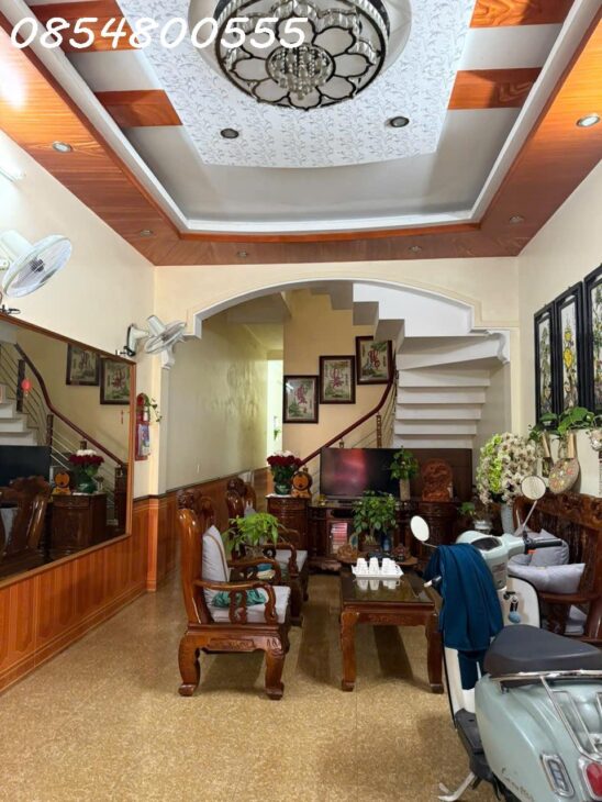 Bán nhà 3 tâng mới đẹp cách bệnh viện Đông Y 100m