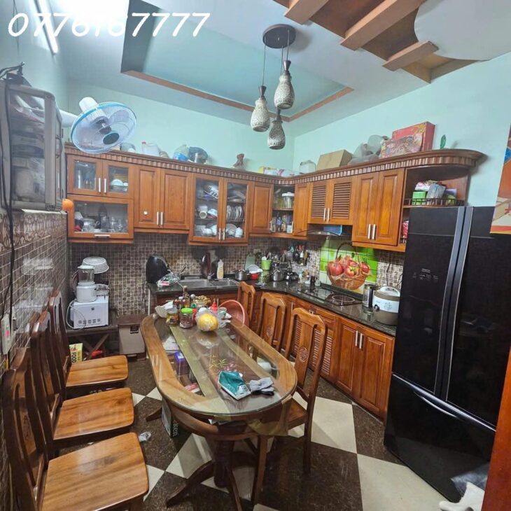 Mai Dịch,Doãn Kế Thiện, lô góc, dân xây, 20m ra oto – 65m2 – 5t – mt 6.4m – nhỉnh 11 tỷ