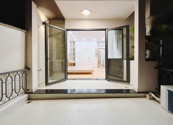 BÁN NHÀ MỚI ĐẸP – PHÚ THUẬN Q7, FULL NỘI THẤT HẺM KINH DOANH – Ô TÔ TRÁNH – ĐẬU TRONG NHÀ THOẢI MÁI