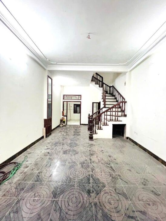 PHÂN LÔ PHÙNG CHÍ KIÊN NGÕ THÔNG ÔTÔ VÀO NHÀ KINH DOANH SIÊU ĐỈNH GIÁ 17 TỶ