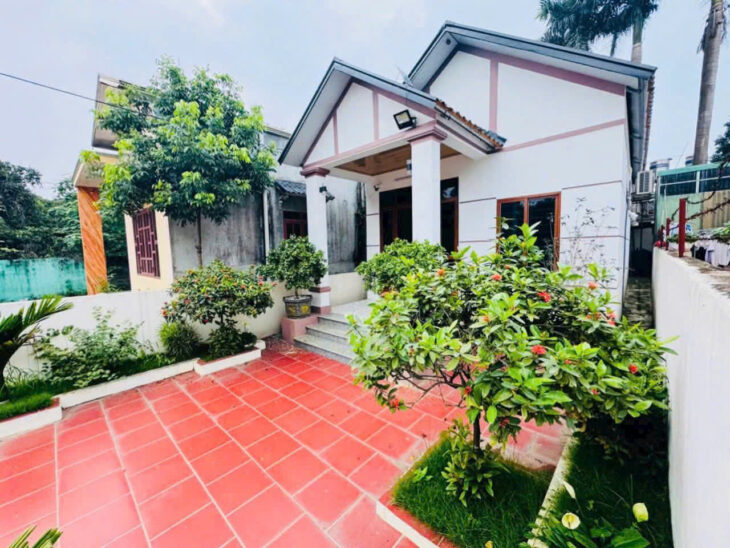 Bán đất tặng nhà tại Đông Yên. 165m full thổ cư