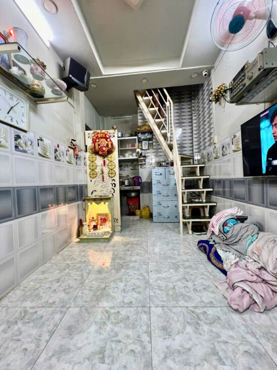 HẺM XE HƠI TRUNG TÂM Q4 DIỆN TÍCH ĐẤT 13 M2 CÓ 1 TỶ SỔ HỒNG VAY OK