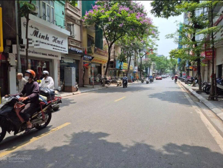 Cho thuê nhà mặt phố khu vực nút giao Hoàng Hoa Thám – Lạc Long Quân – Thụy Khuê – Võ Chí Công