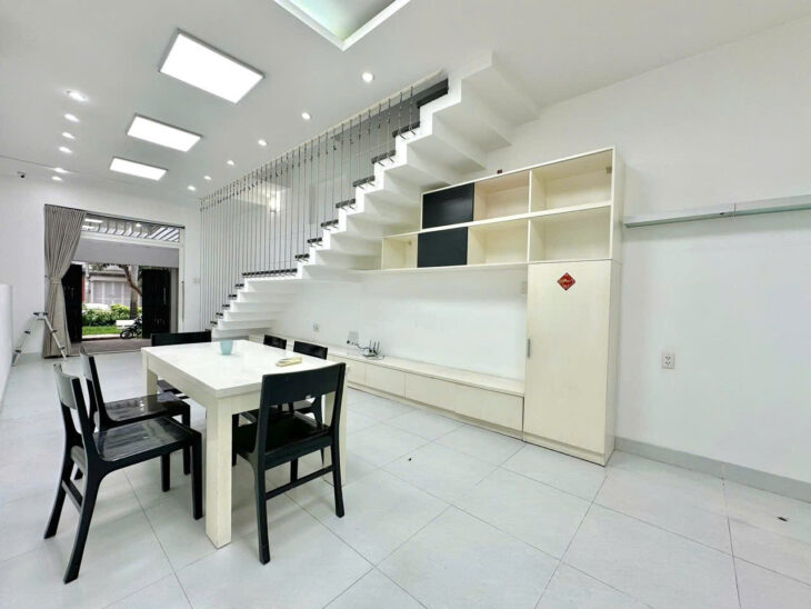 BÁN NHÀ KHU ĐẶNG THỦY TRÂM – VIEW CV – ĐẠI HỌC VĂN LANG- 80M2 ( 4X20 ) – 4 TẦNG – ĐƯỜNG 20M – CÓ