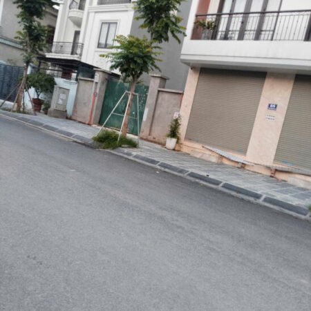 NHÀ ĐẸP KẺ TẠNH GIANG BIÊN, 63M², MẶT TIỀN 4M, Ô TÔ VÀO NHÀ, GIÁ 10.65 TỶ