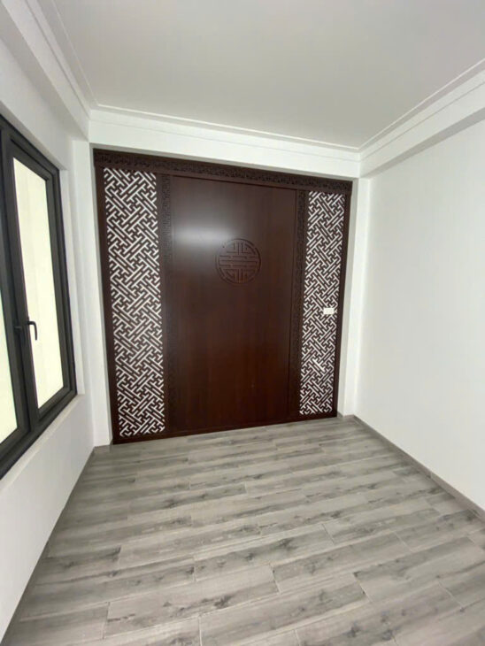 Đỉnh nóc kịch trần – Phố Trạm – 1 nhà ra mặt phố – dân xây – 32m2 – 5 tầng – 7.9 tỷ