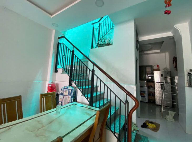 BÁN NHÀ HUỲNH TẤN PHÁT – QUẬN 7 – CÁCH HẺM XE HƠI CHỈ 9 BƯỚC CHÂN. GỌI NGAY 0938827657 MS TUYỀN