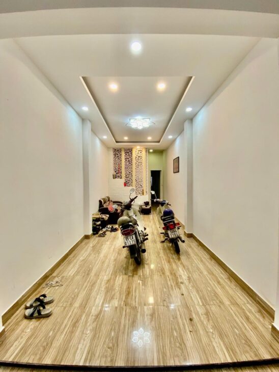 BÁN NHÀ MỚI 4.5 TỶ, HXH, 2 TẦNG, SÁT MẶT TIỀN, HOÀN CÔNG ĐỦ, NGAY PHÚ THỌ HÒA,TÂN PHÚ