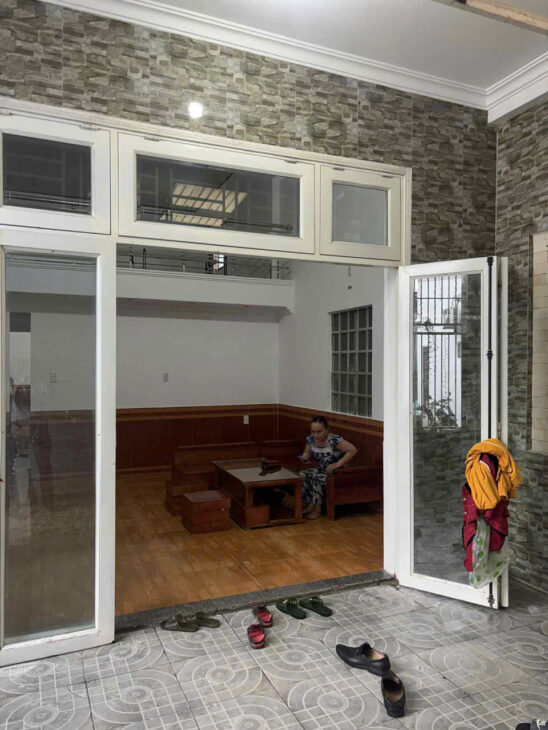 DIỆN TÍCH LỚN 121 m2 ĐƯỜNG OTO VÀO TẬN CỬA Nhà 2 tầng đầy đủ công năng 2.15 tỷ