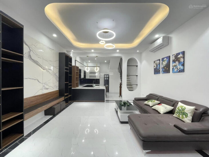 Bán nhà Đại Từ, DT 46m2 x 5 tầng, giá 7.38 tỷ, ngõ to, rộng, 10m ra đường chính, nhà đẹp, ở luôn