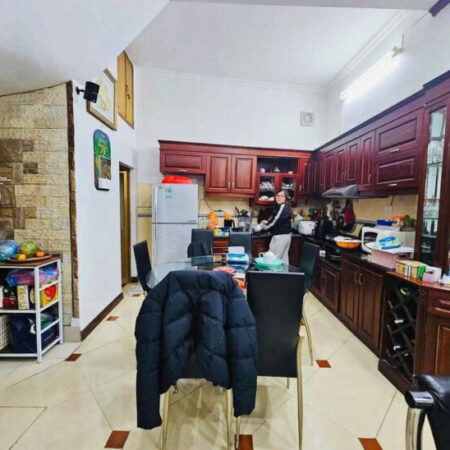 🔥Cách 1 Nhà Ra Ô Tô, Vị Trí Siêu Đẹp. Nhà Dân Xây Khung Cột Chắc Chắn , Khách Mua Về Lên Tầng ,