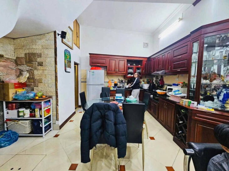 🔥Cách 1 Nhà Ra Ô Tô, Vị Trí Siêu Đẹp. Nhà Dân Xây Khung Cột Chắc Chắn , Khách Mua Về Lên Tầng ,