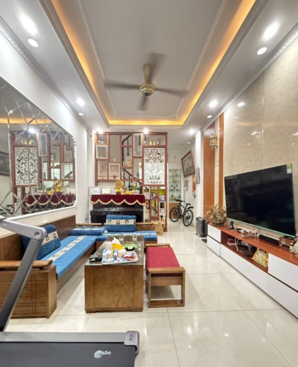 Bán nhà Nguyễn Viết Xuân, Thanh Xuân, 16m ô tô tránh, phân lô quân đội, 45m2, 11.5 tỷ