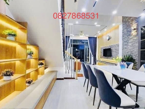 SIÊU PHẨM Ô TÔ – KD – NHÀ ĐẸP- 40M2 -5T – 10.3 TỶ CẦU GIẤY