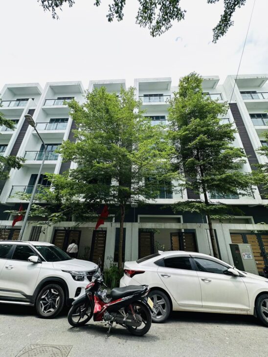 Bán Biệt Thự Liền Kề 5 Tầng View Hồ Trung Tâm Cầu Giấy- Bắc Từ Liêm Chỉ 90m² Giá 37 tỷ