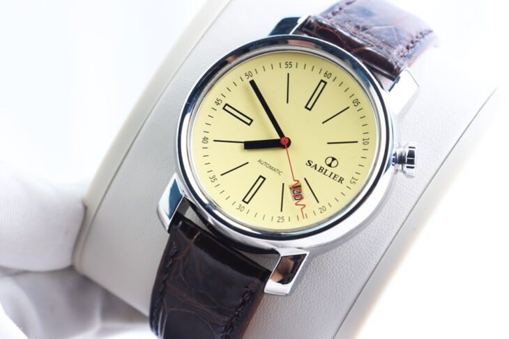 Đồng Hồ Nam Sablier Automatic dây da – 3 kim mặt vàng núm xéo – Like New Fullbox…