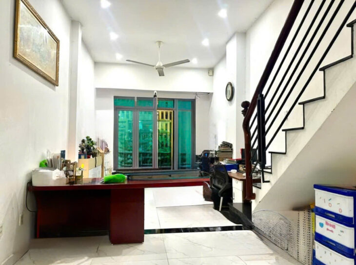 GIÁP QUẬN 10 – LÝ THƯỜNG KIỆT – VÀI CĂN RA XE TẢI TRÁNH – 3 LẦU – 41M². NHỈNH 6 TỶ.