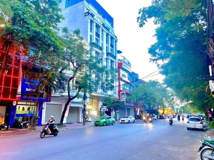 Bán nhà Văn Cao, Ba Đình, 38m2, 3.5 tầng, Mt 3.4m, chỉ 10.3 tỷ