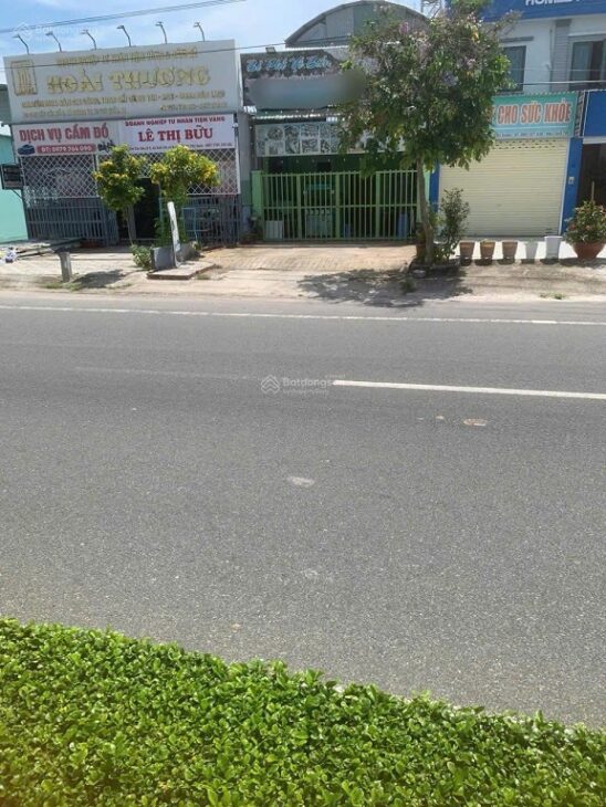 Gia đình tôi cần bán căn nhà tại Chợ Cầu Sấu, mặt đường Nguyễn Văn Cừ, Đặc khu Phú Quốc