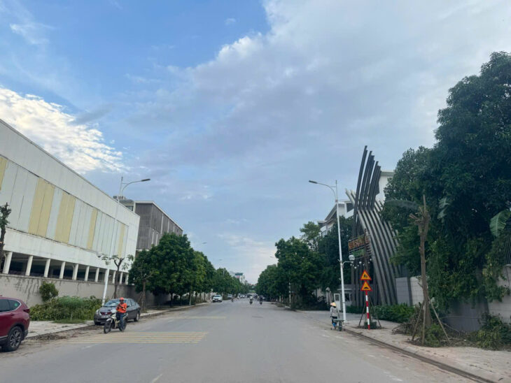 CHỊ VỊNH BÁN GẤP NHÀ NGỌC THỤY – 5 TẦNG – THANG MÁY CHỜ – OTO ĐỖ CỬA , 7.1 TỶ