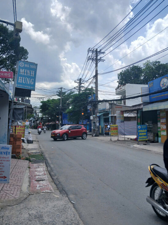 BÁN NHÀ HAI MẶT HẺM 1 XẸT ĐỀU 5M, MỚI ĐẸP, 3 TẦNG BTCT, 68M2(4X17), NGAY NGÃ TƯ NGUYỄN THỊ