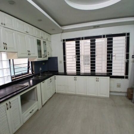 Bán nhà Đào Tấn, Ba Đình, lô góc 2 thoáng, 30m2, 6 tầng, Mt 4m, chỉ 7.39 tỷ