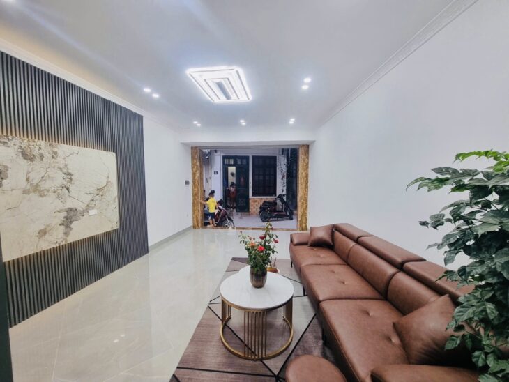 HOT – NHÀ ĐẸP KHƯƠNG HẠ – GẦN Ô TÔ TRÁNH – 5 TẦNG GIÁ CHỈ 8.5 TỶ