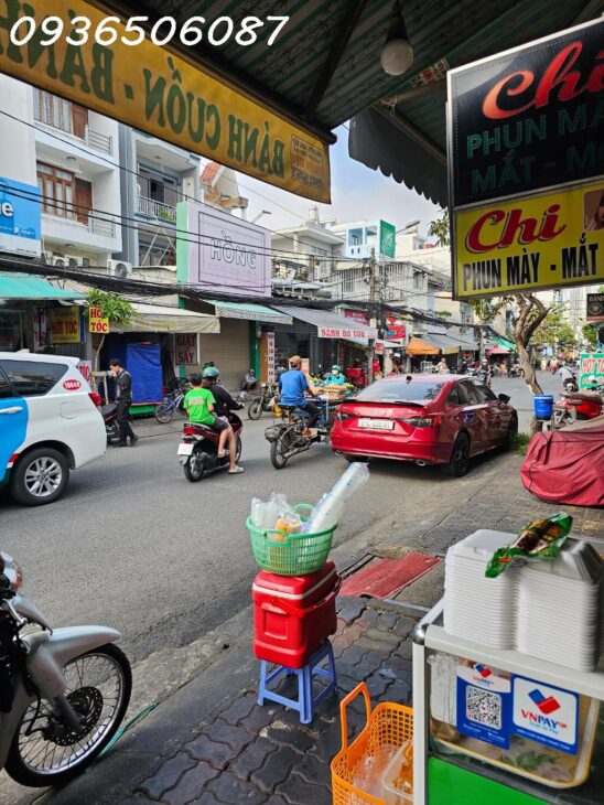 CĂN HỘ DỊCH VỤ NGAY MẶT TIỀN ĐƯỜNG BÙI VĂN BA TRUNG TÂM QUẬN 7 NGANG 6mx DÀI 25m HIỆN TẠI THU 35