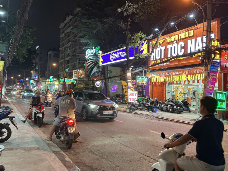 Nhà đẹp 4 tầng hẻm 318 Thống Nhất ngang 4.5m 63m2 gần UBND Phường 16 chỉ 8 tỷ xíu.