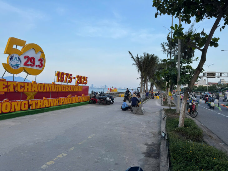 + Nhà C4 kinh doanh, Biển Nguyễn Tất Thành, ngay trung tâm hải châu, đối diện khu phức hợp của vũ
