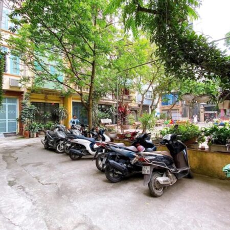 BÁN NHÀ PHÂN LÔ KHƯƠNG TRUNG – Ô TÔ VÒNG QUANH – VIEW VƯỜN HOA
