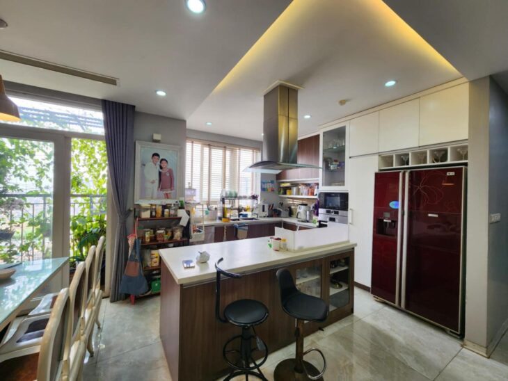 Bán CC Nguyễn Huy Tưởng, Dt 174m2, 4N3VS, căn góc, nội thất đẹp. Giá sốc 9 tỷ