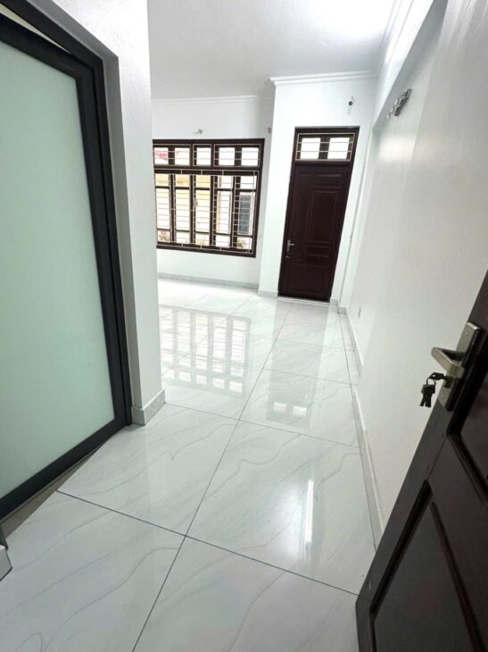 Bán nhà 4 tầng khu vịt cỏ trung tâm TP Hải Dương đường ô tô tránh nhau