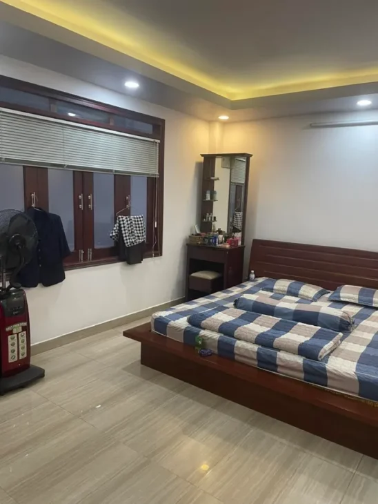 Ô tô ngủ nhà, 120m2 x 4 tầng mới đẹp ở ngay , Nguyễn Xuât Khoát, GIẢM SÂU hẵn 1 tỷ, giá bán chỉ còn