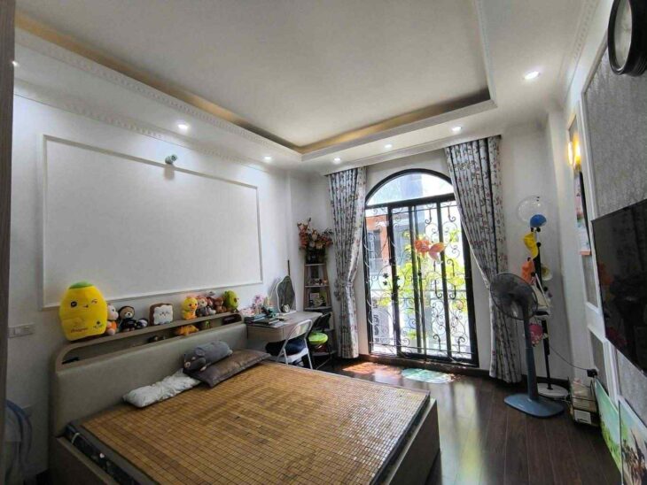 nhà đẹp Cổ Linh, 50m x 5 tầng, gara 2 ôtô, ngõ thông, đón đầu cầu Trần Hưng Đạo