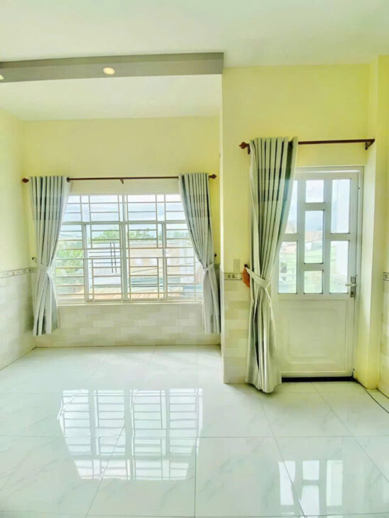 NHÀ THUÊ 5tr5/tháng-3pn 2maylanh HẺM PHẠM NGỌC HƯNG