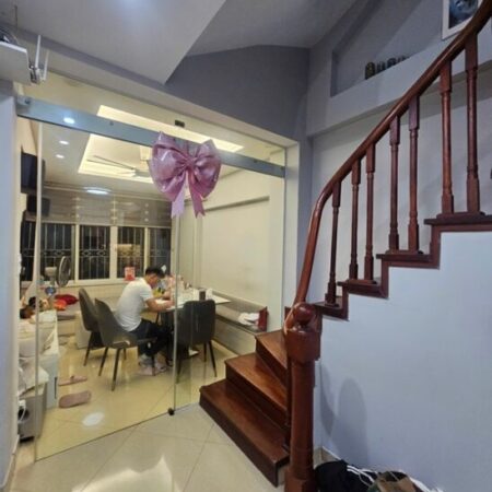 Bán nhà Hoàng Hoa Thám, Ba Đình, lô góc, ngõ thông 3 gác, 30m2, 5 tầng, chỉ 9.4 tỷ