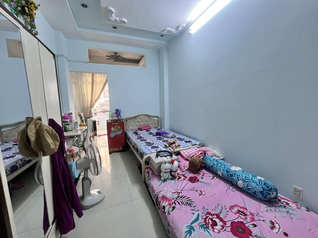 HẺM Ô TÔ ĐẬU TẬN NHÀ, TRỤC ĐƯỜNG LÊ VĂN SỸ TÂN BÌNH HIẾM NHÀ BÁN Giá: 10 tỷ