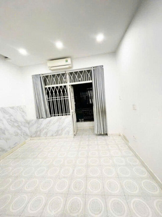 Nhà 4 tầng Khu VIP Dương Bá Trạc P1 Q8