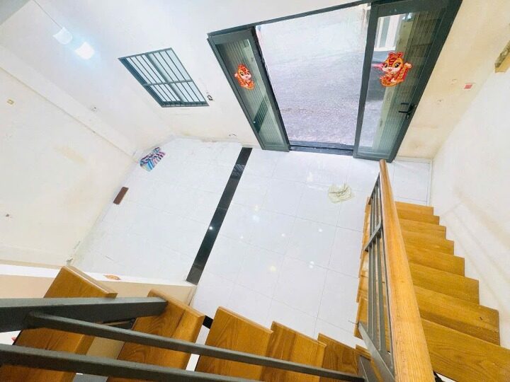 Nhà cách chỗ đậu oto 1 căn Lưu Quý Kỳ P10Q8