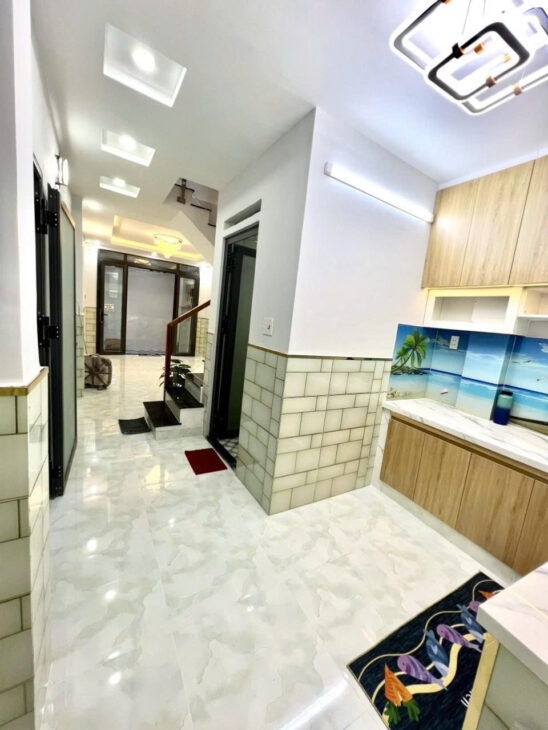 Nhà mới đẹp, vào ở ngay 3.4x10m/3lầu/5PN/4WC Hưng Phú P9Q8