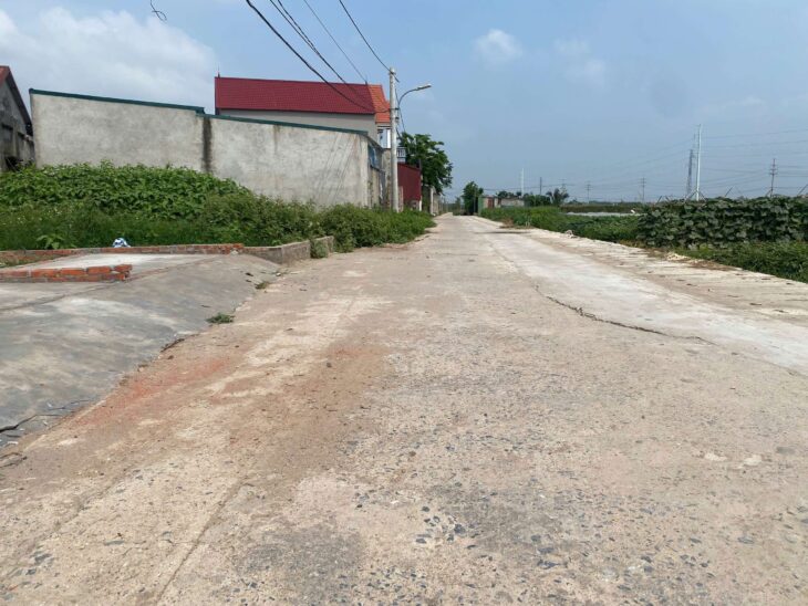 BÁN GẤP 67M BÌA LÀNG, VỊ TRÍ ĐẸP NHẤT TỔ 9,TT QUANG MINH, ĐƯỜNG OTO TRÁNH,CC